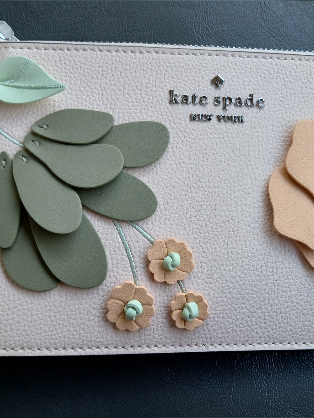 NWT Kate Spade Pebbled Leather with 3D Floral Appliqué Wristlet